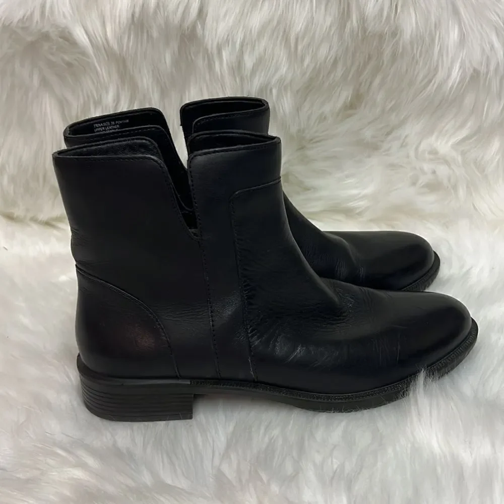 Umberto Raffini black leather Trina ankle boots Size‎ 39/8.5 B20